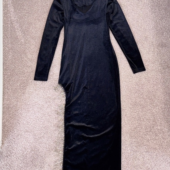 Elegant Velvet Black Long Sleeve Dress asymmetrical hem - Picture 8 of 8